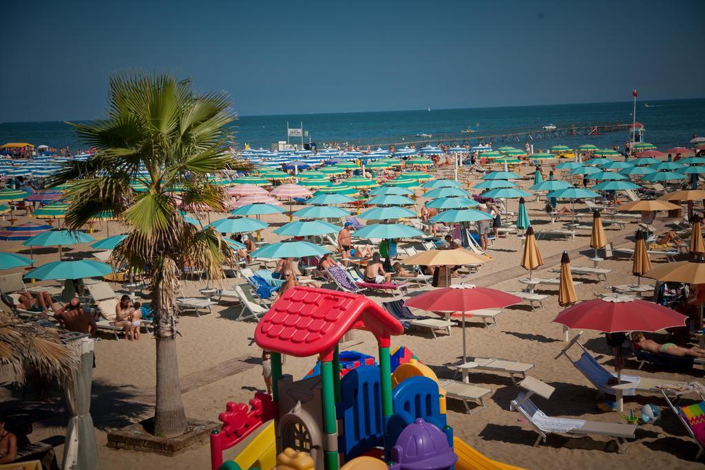 Hotel Aurea Rimini Eksteriør billede